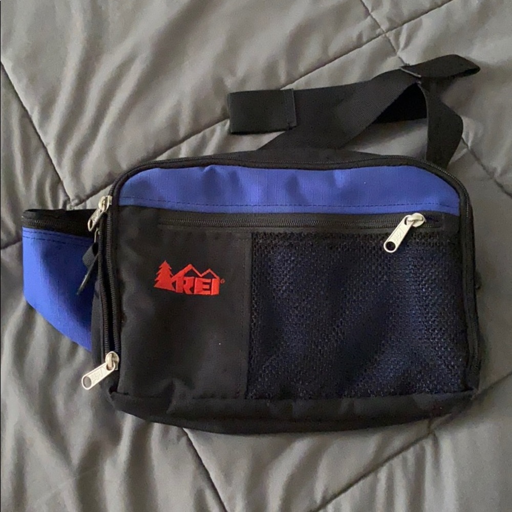 Vintage rugged REI waist bag/ fanny pack